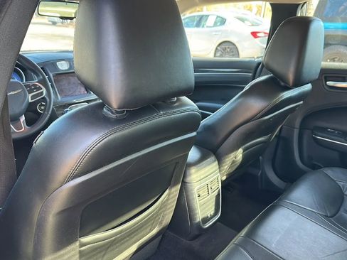 Used 2017 Chrysler 300 Limited image 15