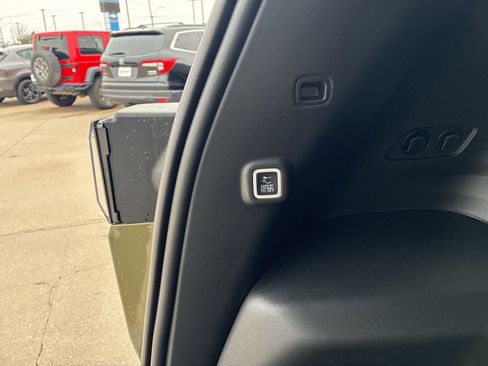 New 2026 Jeep Cherokee Overland w/ Advanced Pro Tech Group image 6