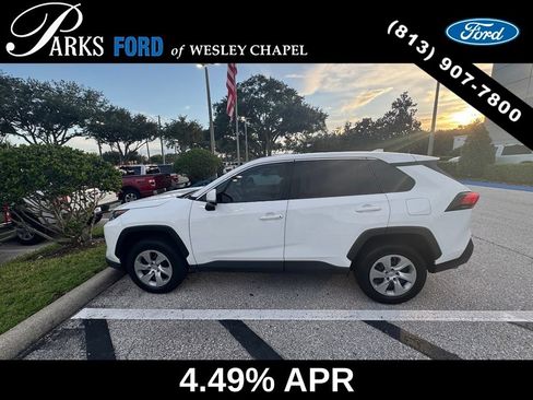Used 2022 Toyota RAV4 LE FWD image 3