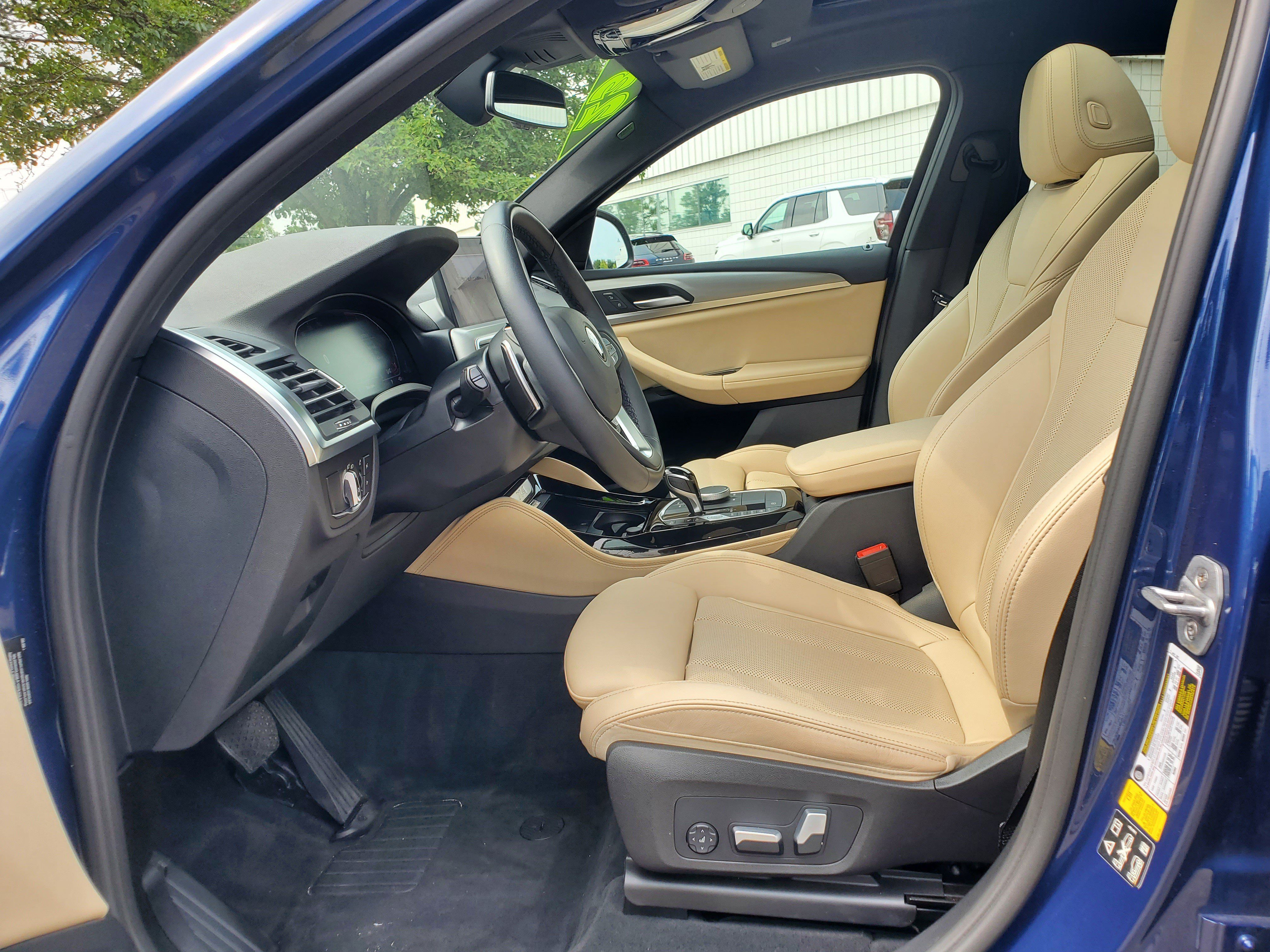 Certified 2023 BMW X4 xDrive30i w/ Premium Package AWD/4WD image 9