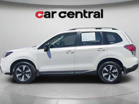 Used 2018 Subaru Forester 2.5i w/ Alloy Wheel Package AWD/4WD image 2