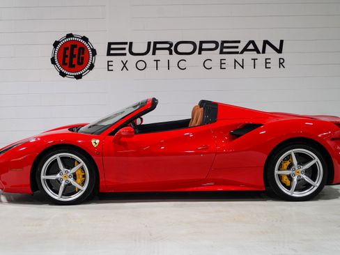 Used 2017 Ferrari 488 Spider RWD image 7