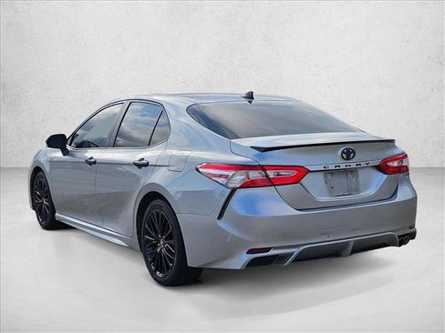 Used 2020 Toyota Camry SE FWD image 9