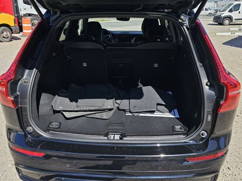 Certified 2022 Volvo XC60 B6 R-Design w/ Climate Package image 7