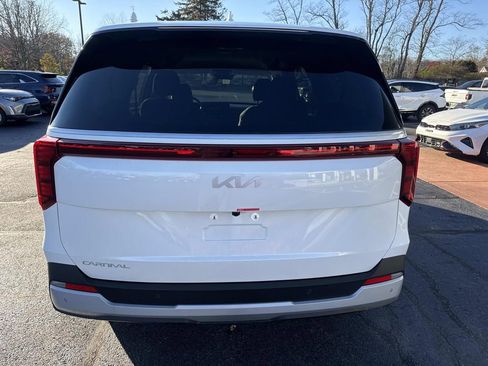New 2026 Kia Carnival LX image 3