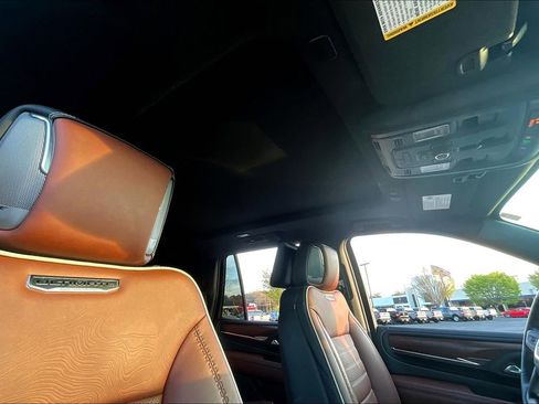 Used 2023 GMC Yukon Denali Ultimate image 22