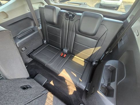 Used 2019 Volkswagen Tiguan SEL FWD image 17