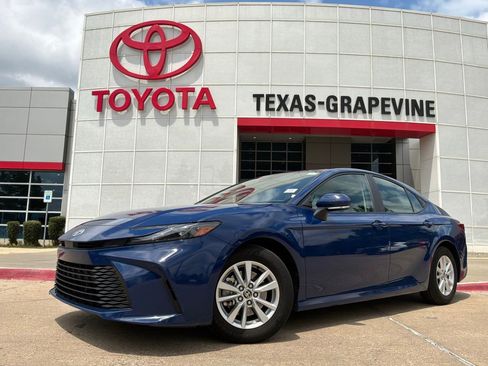 Used 2025 Toyota Camry LE FWD image 2
