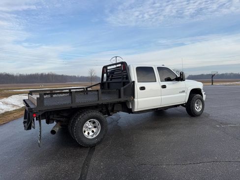 Used 2006 GMC Sierra 3500 SLE w/ Heavy-Duty Power Package image 6