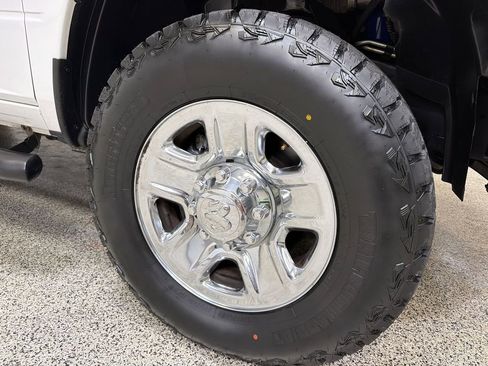 Used 2018 RAM 2500 SLT AWD/4WD image 46