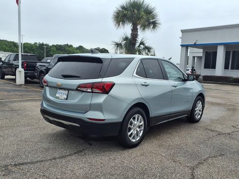 Used 2022 Chevrolet Equinox LT FWD image 2