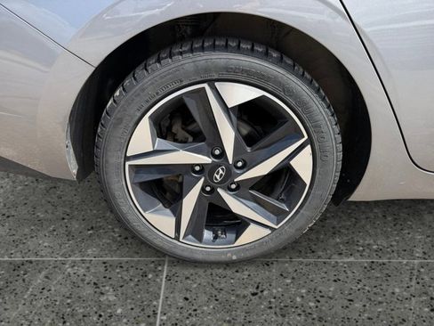 Used 2023 Hyundai Elantra Limited w/ Cargo Package FWD image 11