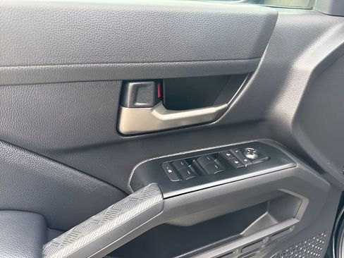 Used 2025 Toyota Tacoma TRD Off-Road image 26