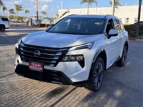 New 2026 Nissan Rogue Platinum AWD/4WD image 4