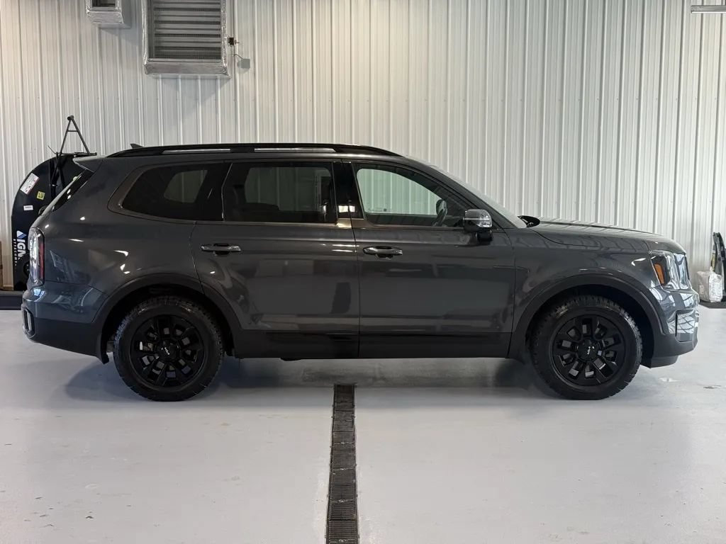 Used 2024 Kia Telluride SX Prestige X-Pro AWD/4WD image 2