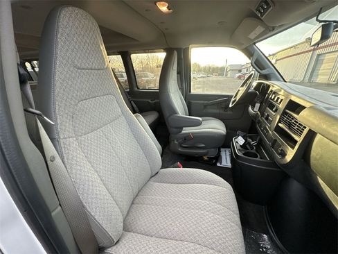 Used 2018 Chevrolet Express 3500 LT w/ LT Preferred Equipment Group image 24