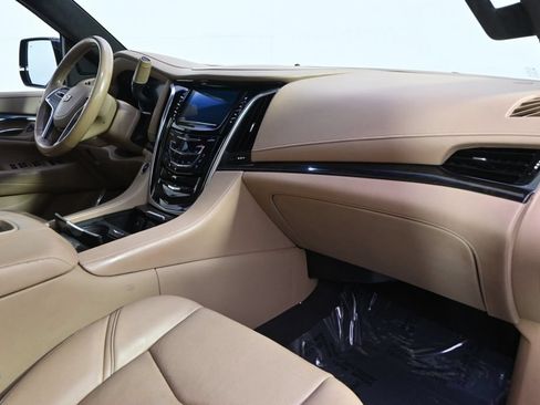 Used 2019 Cadillac Escalade Platinum AWD/4WD image 15