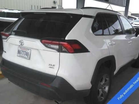 Used 2025 Toyota RAV4 XLE AWD/4WD image 11