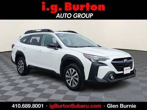 Used 2025 Subaru Outback Premium image 1