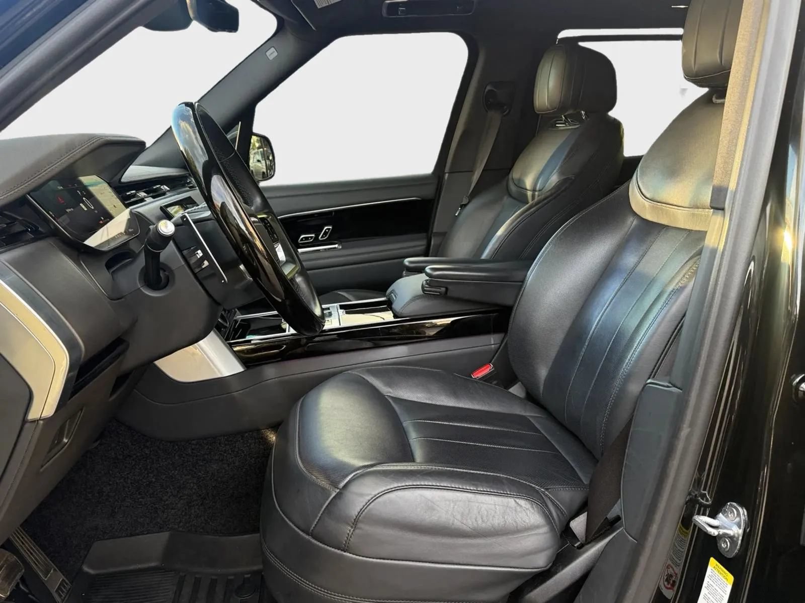 Used 2023 Land Rover Range Rover SE AWD/4WD image 11