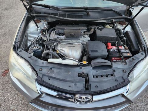 Used 2015 Toyota Camry LE image 44