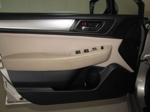 Used 2017 Subaru Legacy 2.5i Premium image 10