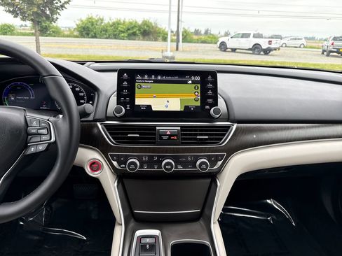 Used 2019 Honda Accord Touring image 24