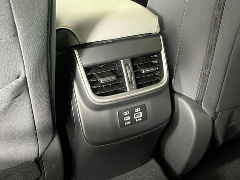 Used 2025 Subaru Outback Premium AWD/4WD image 27