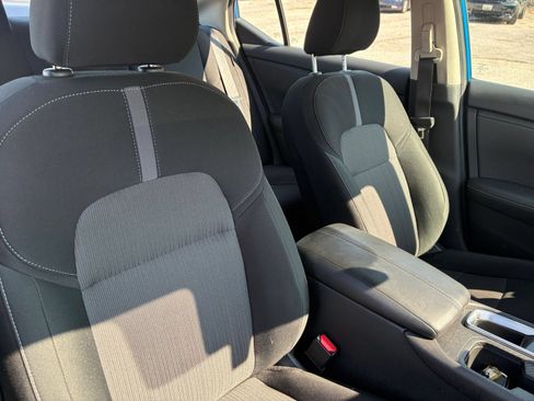 Used 2025 Nissan Sentra SV FWD image 31