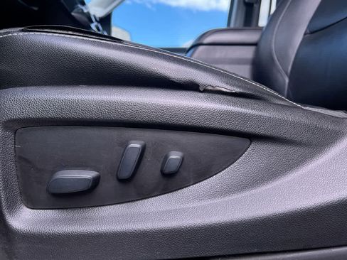 Used 2019 Chevrolet Suburban LT AWD/4WD image 12