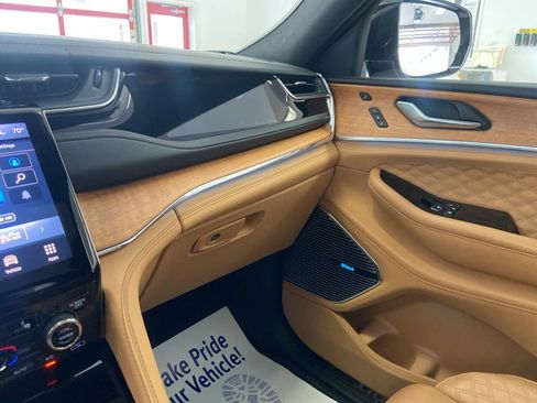 Used 2023 Jeep Grand Cherokee Summit image 46