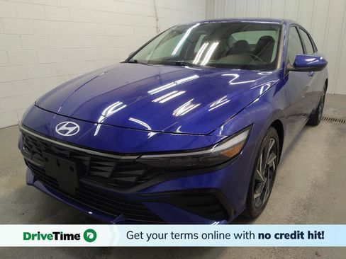 Used 2025 Hyundai Elantra SEL FWD image 1