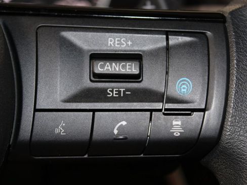 Used 2023 Nissan Rogue SV AWD/4WD image 36