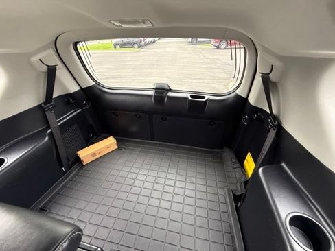 Used 2016 Lexus GX 460 w/ Premium Package AWD/4WD image 25