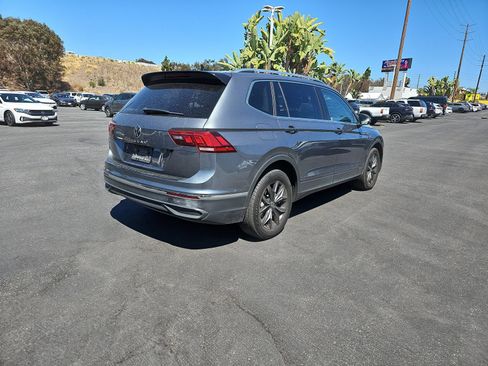 Used 2023 Volkswagen Tiguan SE FWD image 5
