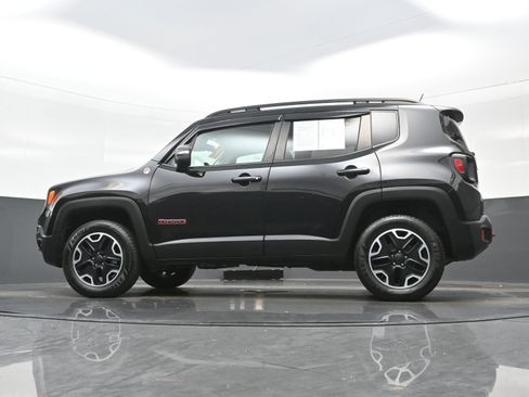 Used 2017 Jeep Renegade Trailhawk image 28