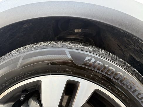 Used 2019 Buick Regal Essence w/ Driver Confidence Package I image 12