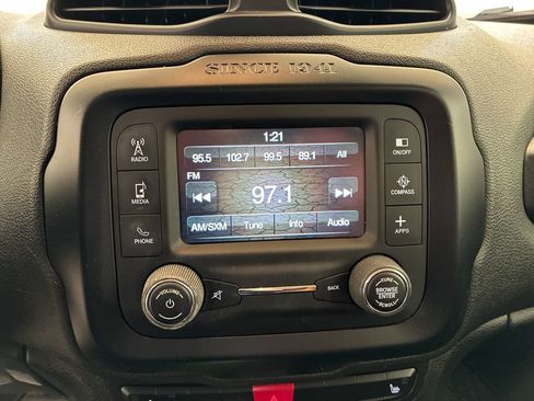 Used 2017 Jeep Renegade Latitude w/ Cold Weather Group AWD/4WD image 14