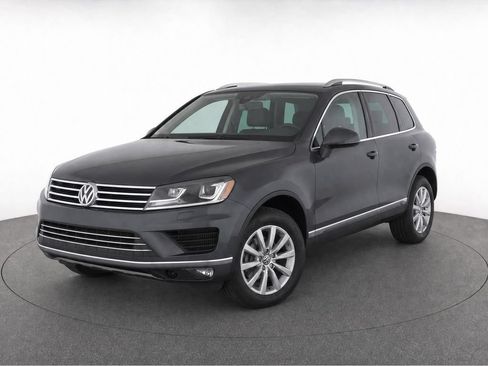 Used 2016 Volkswagen Touareg Sport AWD/4WD image 2