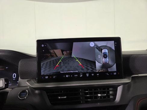 Used 2025 Ford Explorer ST-Line w/ ST-Line Street Pack image 20