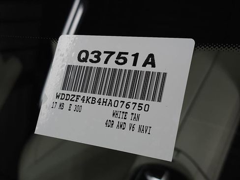 Used 2017 Mercedes-Benz E 300 E 300 4MATIC image 32