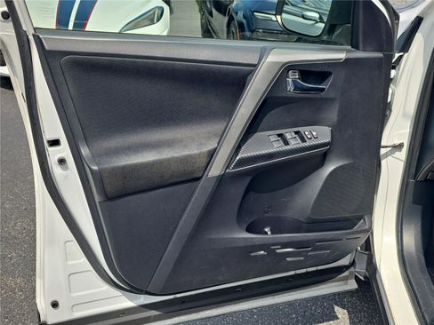 Used 2015 Toyota RAV4 XLE FWD image 14