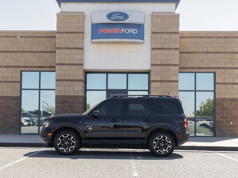 Certified 2024 Ford Bronco Sport Outer Banks w/ Tech Package AWD/4WD image 9