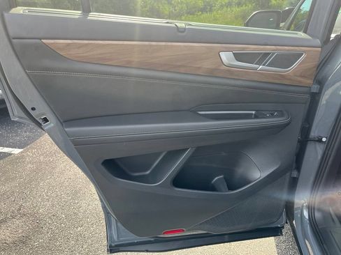 Used 2026 Volkswagen Atlas SE w/ Panoramic Sunroof Package FWD image 23