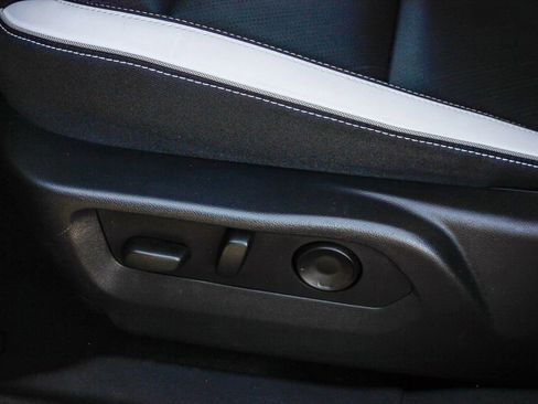 Used 2025 Buick Envision Sport Touring image 23