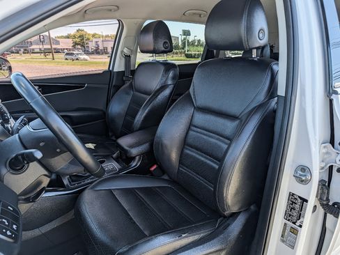 Used 2019 Kia Sorento EX FWD image 14