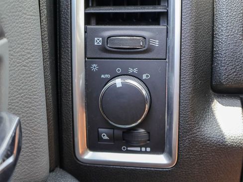 Used 2024 RAM 1500 Classic SLT AWD/4WD image 17