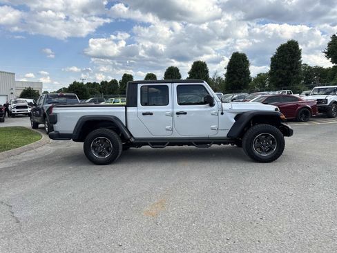 Used 2023 Jeep Gladiator Rubicon w/ Cold Weather Group AWD/4WD image 4
