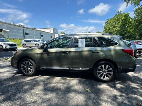 Used 2019 Subaru Outback 2.5i Touring AWD/4WD image 6