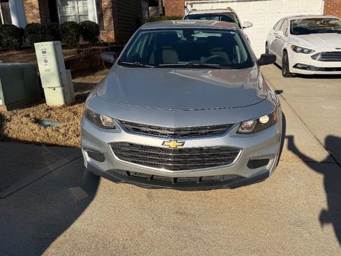 Used 2017 Chevrolet Malibu LS image 3